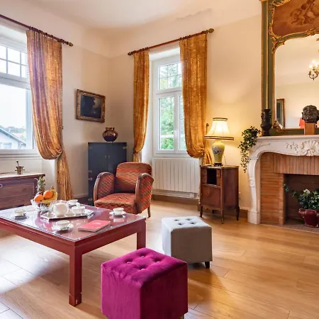Serrano Apartment